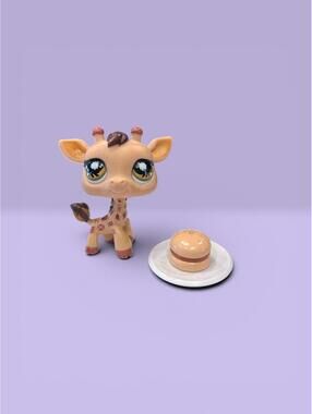Littlest Pet Shop #902 Postcard Giraffe with Burger Accessory LPS